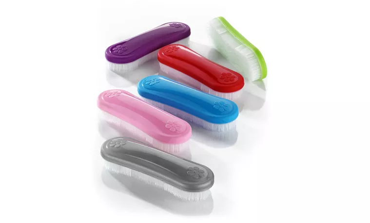 CLOTHES BRUSH