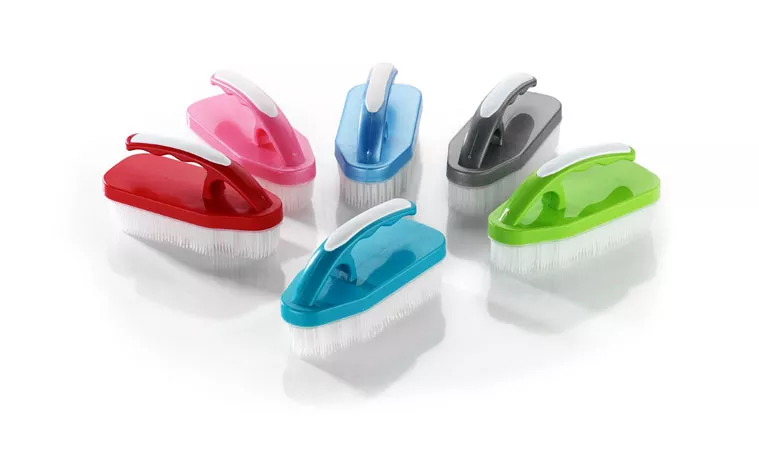 IRONING CARPET BRUSH