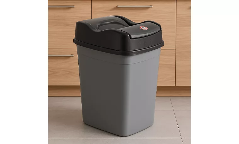 5 LT WHIRLPOOL LIDDED TRASH BIN