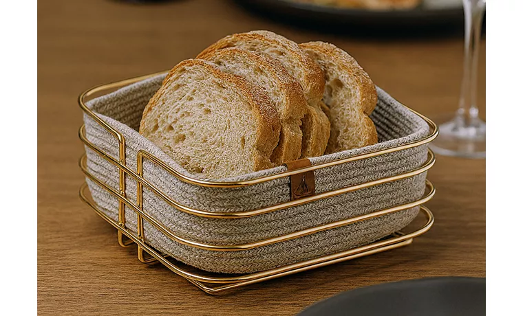 NATUREL SQUARE GOLD WIRE BREAD BASKET