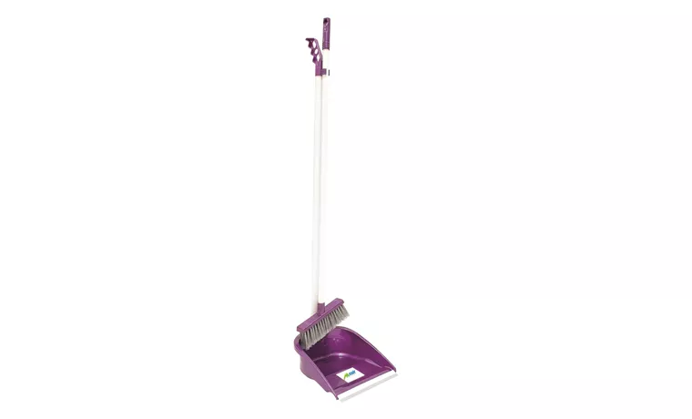 LONG HANDLE BROOM AND DUSTPAN