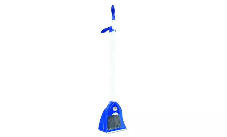 LONG HANDLE BROOM AND WIDE DUSTPAN